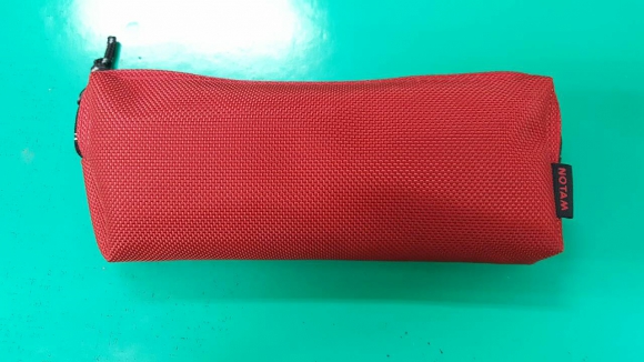 紅色鉛筆盒